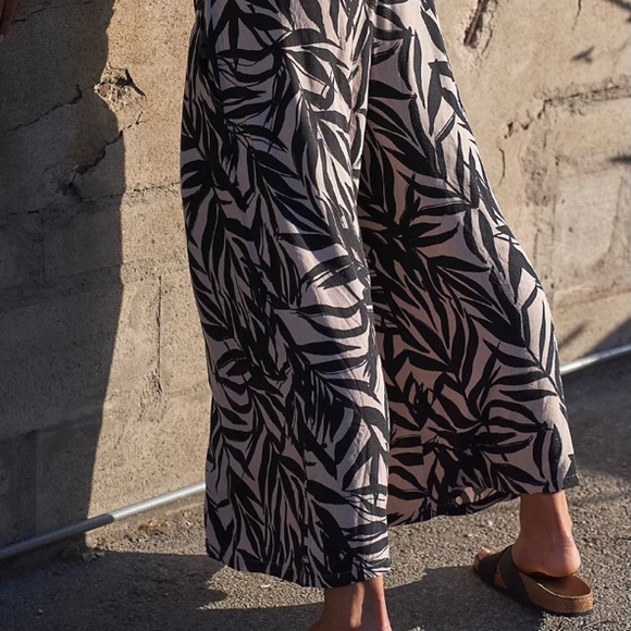 NWT Free People Movement size XS wide leg zipper - Picture 2 of 11